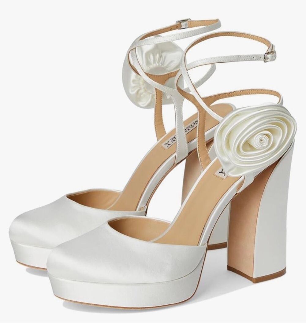 Badgley Mischka Women's Janessa Rosette Platform Pumps New Size 8.5